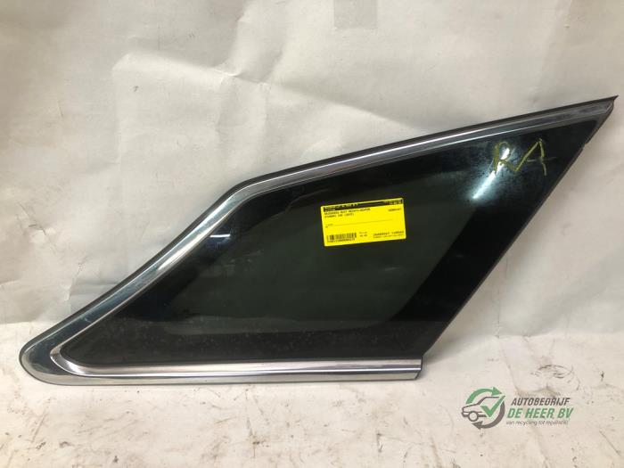 Usados Ventanilla triangular derecha detrás Hyundai I40 Precio € 45,00 Norma de margen ofrecido por Autobedrijf de Heer B.V.