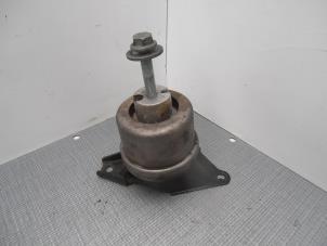 Used Engine mount Volkswagen Transporter Price € 48,40 Inclusive VAT offered by Autohandel P. Caron & Zoon B.V.