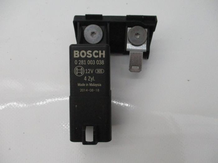 Glow plug relay Volkswagen Caddy 038907281D