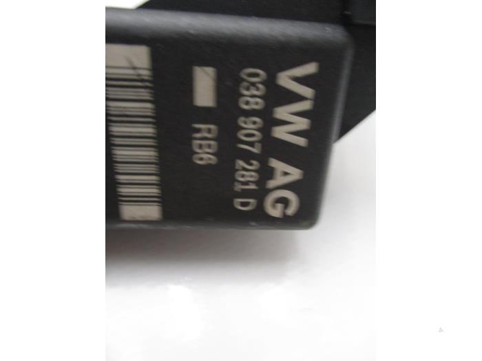 Glow plug relay Volkswagen Caddy 038907281D