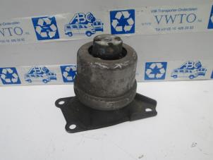 Used Engine mount Volkswagen Transporter Price € 48,40 Inclusive VAT offered by Autohandel P. Caron & Zoon B.V.