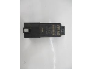 Used Glow plug relay Volkswagen Amarok Price € 42,35 Inclusive VAT offered by Autohandel P. Caron & Zoon B.V.