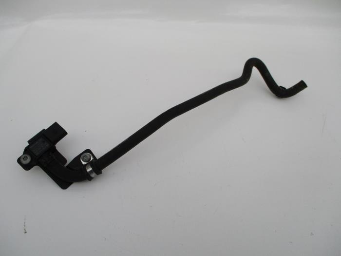 Begagnade Bränsletryckssensor Volkswagen Amarok Pris € 42,35 Inklusive moms erbjuds av Autohandel P. Caron & Zoon B.V.