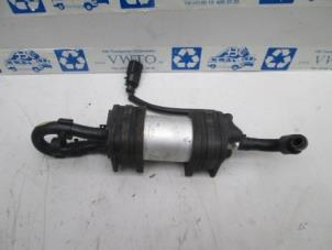 Used Electric fuel pump Volkswagen Transporter Price € 102,85 Inclusive VAT offered by Autohandel P. Caron & Zoon B.V.