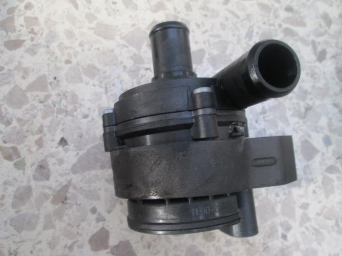 Begagnade Vattenpump Volkswagen Crafter Pris € 90,75 Inklusive moms erbjuds av Autohandel P. Caron & Zoon B.V.