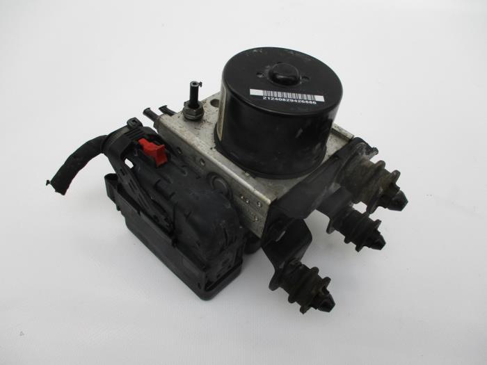 Used ABS pump Volkswagen Caddy Price € 332,75 Inclusive VAT offered by Autohandel P. Caron & Zoon B.V.