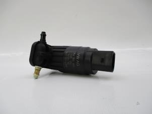 Used Rear screen washer pump Volkswagen Transporter Price € 30,25 Inclusive VAT offered by Autohandel P. Caron & Zoon B.V.