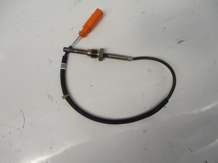 Usagé Sensor température d’échappement Volkswagen Crafter Prix € 54,45 Prix TTC proposé par Autohandel P. Caron & Zoon B.V.