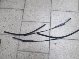 Used Set of wiper blades Volkswagen Transporter Price € 54,45 Inclusive VAT offered by Autohandel P. Caron & Zoon B.V.