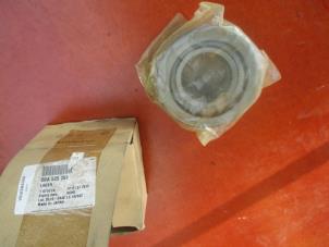 Used Needle roller bearings gearbox Volkswagen Crafter Price € 60,50 Inclusive VAT offered by Autohandel P. Caron & Zoon B.V.