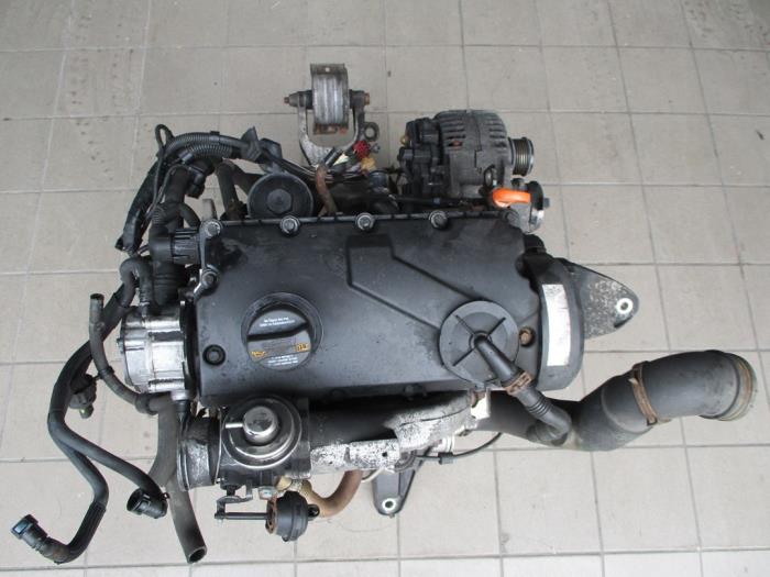 Motor van een Volkswagen Transporter 2004