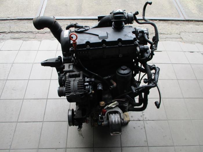 Motor van een Volkswagen Transporter 2004