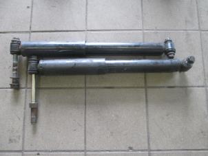 Used Shock absorber kit Volkswagen LT Price € 72,60 Inclusive VAT offered by Autohandel P. Caron & Zoon B.V.