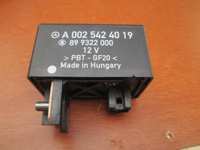 Relay Volkswagen Crafter A0025424019