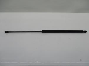 New Rear gas strut, left Volkswagen Caddy Price € 18,15 Inclusive VAT offered by Autohandel P. Caron & Zoon B.V.