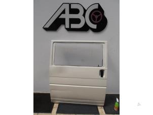 Used Sliding door, right Volkswagen Transporter T4 1.9 TD Price € 151,25 Inclusive VAT offered by Autohandel P. Caron & Zoon B.V.