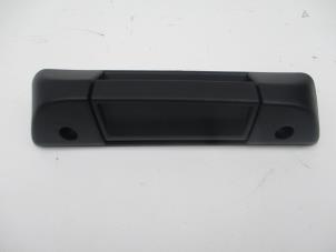 Used Sliding door handle, right Volkswagen Crafter Price € 18,15 Inclusive VAT offered by Autohandel P. Caron & Zoon B.V.