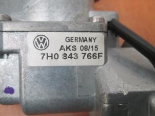 Usados Motor de puerta corredera derecha Volkswagen Transporter Precio € 90,75 IVA incluido ofrecido por Autohandel P. Caron & Zoon B.V.