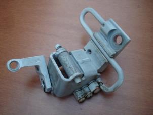 Used Front door hinge, right Volkswagen Caddy Price € 24,20 Inclusive VAT offered by Autohandel P. Caron & Zoon B.V.