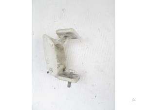Used Rear door hinge, right Volkswagen Crafter Price € 23,60 Inclusive VAT offered by Autohandel P. Caron & Zoon B.V.