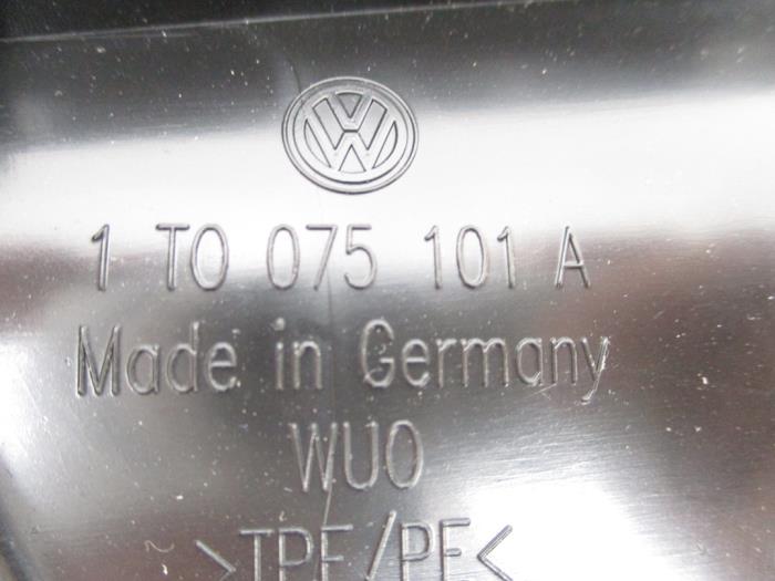 Bavette d'un Volkswagen Touran 2014
