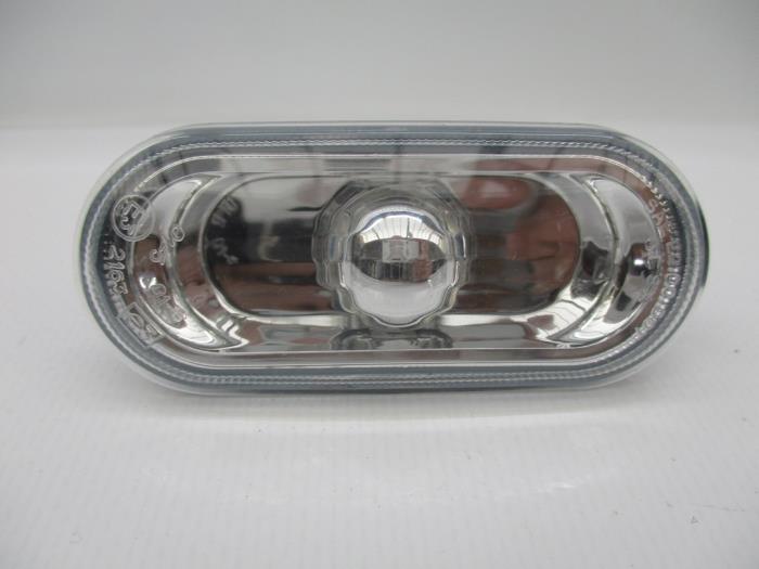Indicator lens, front left from a Volkswagen Caddy 2004