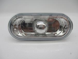 New Indicator lens, front left Volkswagen Caddy Price € 9,08 Inclusive VAT offered by Autohandel P. Caron & Zoon B.V.