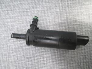 Used Headlight washer pump Volkswagen Transporter Price € 24,20 Inclusive VAT offered by Autohandel P. Caron & Zoon B.V.