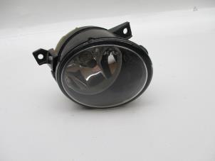 Used Fog light, front right Volkswagen Amarok Price € 45,38 Inclusive VAT offered by Autohandel P. Caron & Zoon B.V.