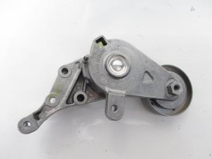 Spanrolle multiriem van een Volkswagen Caddy 2002