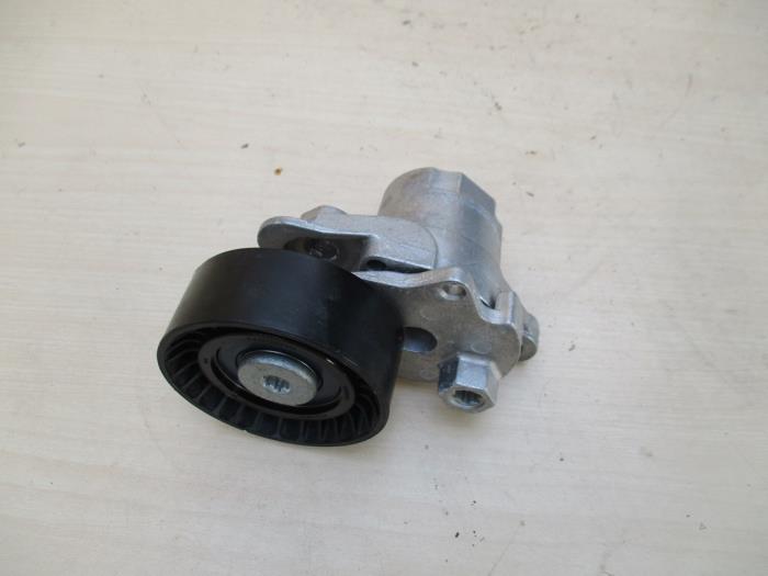 Usados Rodillo tensor correa múltiple Volkswagen Caddy Precio € 42,35 IVA incluido ofrecido por Autohandel P. Caron & Zoon B.V.