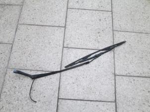 Used Front wiper arm Volkswagen LT Price € 18,15 Inclusive VAT offered by Autohandel P. Caron & Zoon B.V.
