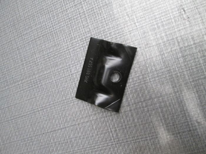 Battery bracket