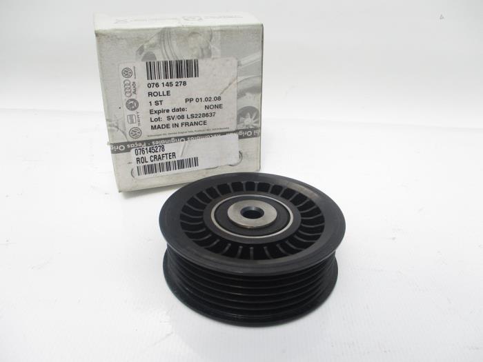 Nuevos Rodillo tensor correa múltiple Volkswagen Crafter Precio € 42,35 IVA incluido ofrecido por Autohandel P. Caron & Zoon B.V.