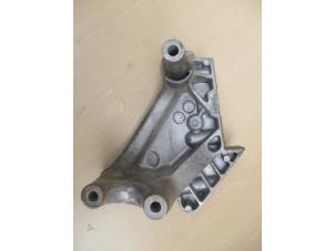 Support moteur d'un Volkswagen Caddy 2016