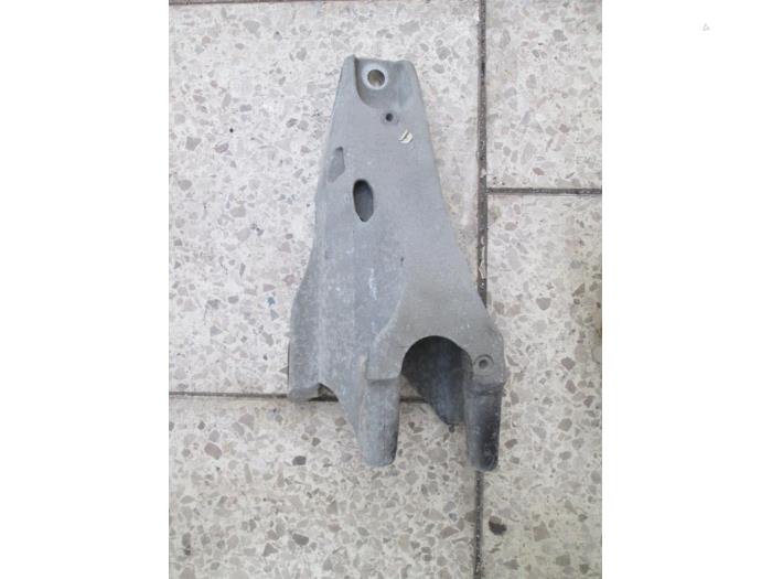 Used Engine mount Volkswagen Transporter Price € 60,50 Inclusive VAT offered by Autohandel P. Caron & Zoon B.V.