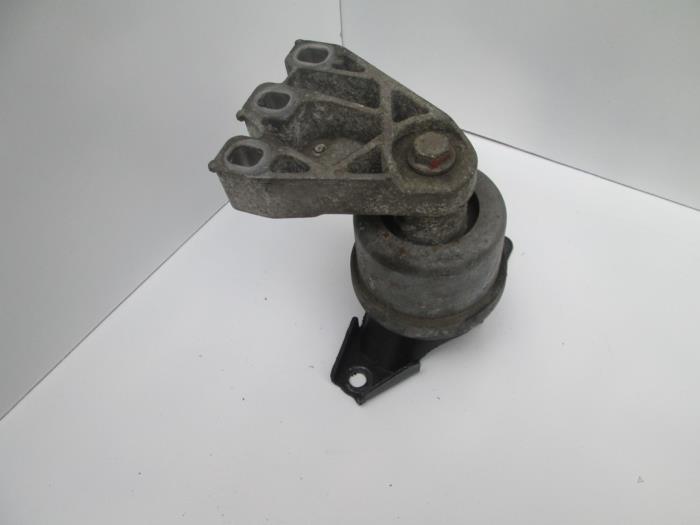 Used Engine mount Volkswagen Transporter Price € 48,40 Inclusive VAT offered by Autohandel P. Caron & Zoon B.V.