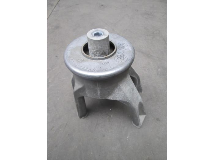 Used Engine mount Volkswagen Transporter Price € 42,35 Inclusive VAT offered by Autohandel P. Caron & Zoon B.V.
