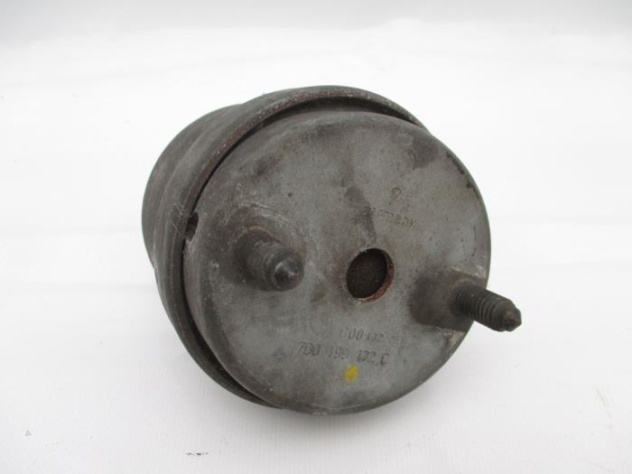 Used Engine mount Volkswagen Transporter Price € 30,25 Inclusive VAT offered by Autohandel P. Caron & Zoon B.V.