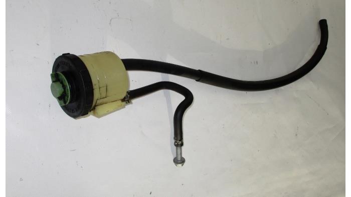 Begagnade Styrservotank Volkswagen Transporter Pris € 30,25 Inklusive moms erbjuds av Autohandel P. Caron & Zoon B.V.