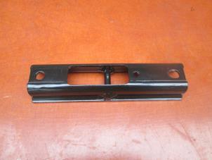 Used Seat rails, centre Volkswagen Caddy Price € 4,24 Inclusive VAT offered by Autohandel P. Caron & Zoon B.V.