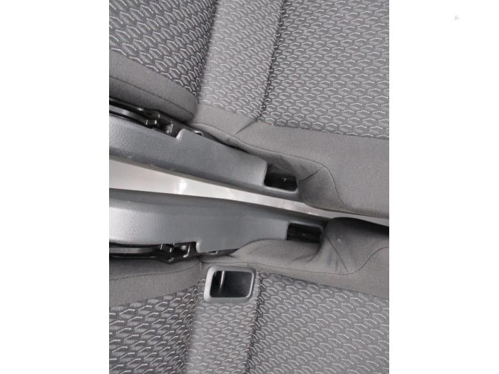 Banquette arrière d'un Volkswagen Caddy Combi IV 1.6 TDI 16V 2016