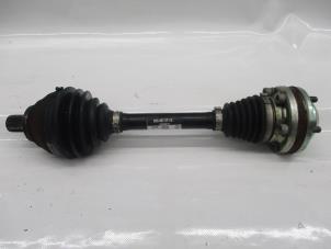 Used Front drive shaft, left Volkswagen Caddy Price € 211,75 Inclusive VAT offered by Autohandel P. Caron & Zoon B.V.