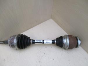 Used Front drive shaft, left Volkswagen Transporter Price € 235,95 Inclusive VAT offered by Autohandel P. Caron & Zoon B.V.