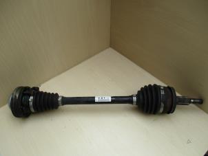 Used Front drive shaft, left Volkswagen Transporter Price € 199,65 Inclusive VAT offered by Autohandel P. Caron & Zoon B.V.