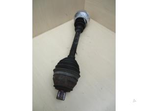 Used Front drive shaft, left Volkswagen Transporter Price € 102,85 Inclusive VAT offered by Autohandel P. Caron & Zoon B.V.