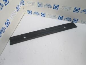 Used Seat rails, right Volkswagen Caddy Price € 18,15 Inclusive VAT offered by Autohandel P. Caron & Zoon B.V.