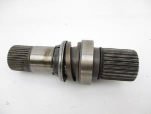 New Front drive shaft, right Volkswagen Transporter Price € 181,50 Inclusive VAT offered by Autohandel P. Caron & Zoon B.V.