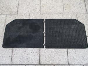 Used Set of mats Volkswagen Transporter Price € 90,75 Inclusive VAT offered by Autohandel P. Caron & Zoon B.V.