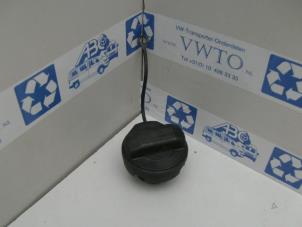 Used Fuel cap Volkswagen Transporter Price € 12,10 Inclusive VAT offered by Autohandel P. Caron & Zoon B.V.
